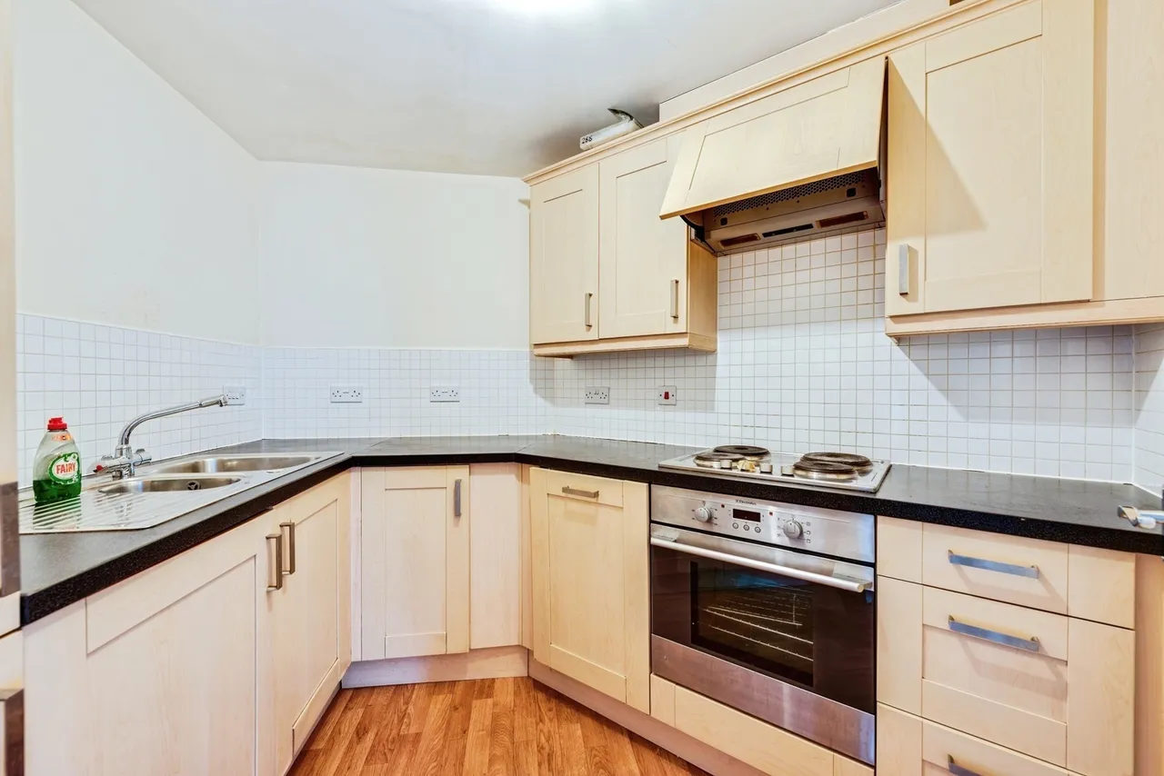 Celsus Grove, Swindon, Wiltshire, SN1, photo 6