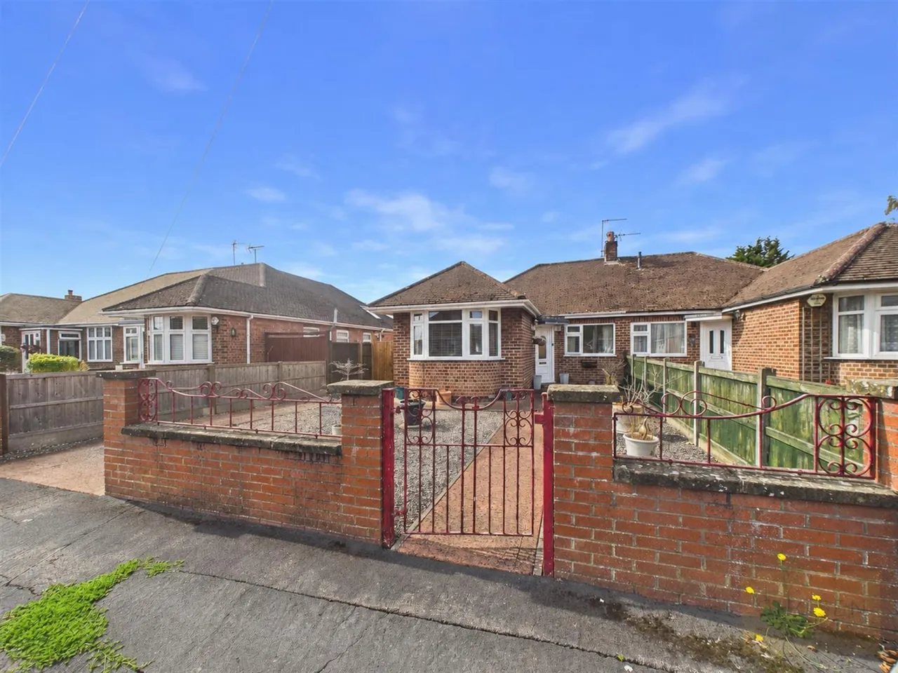 2 bed house for sale, Hillview Drive, Hucclecote, GL3