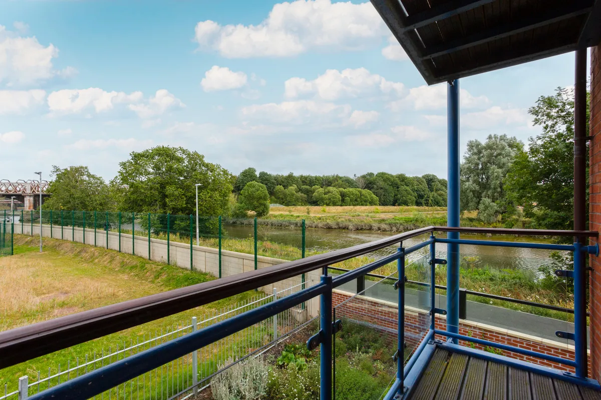 2 bed flat for sale, Preston, PR1