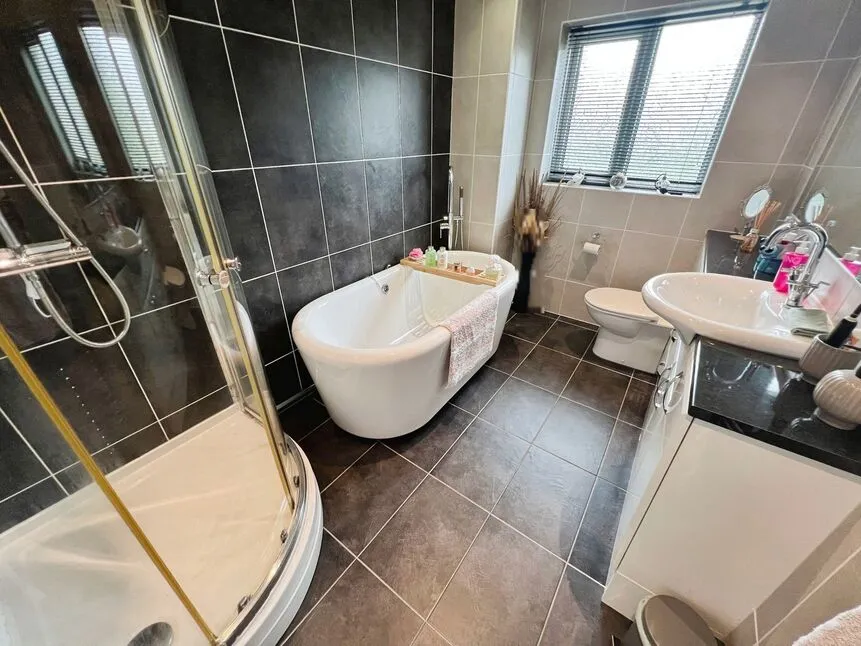 Coleshill Road, Nuneaton, Warwickshire, CV10, photo 9