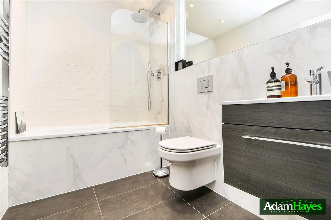 High Road, North Finchley, N12, photo 5