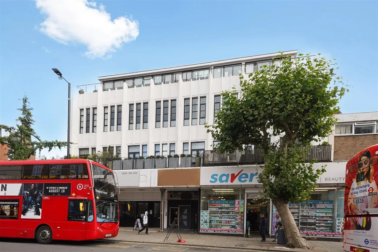 High Road, North Finchley, N12, photo 9