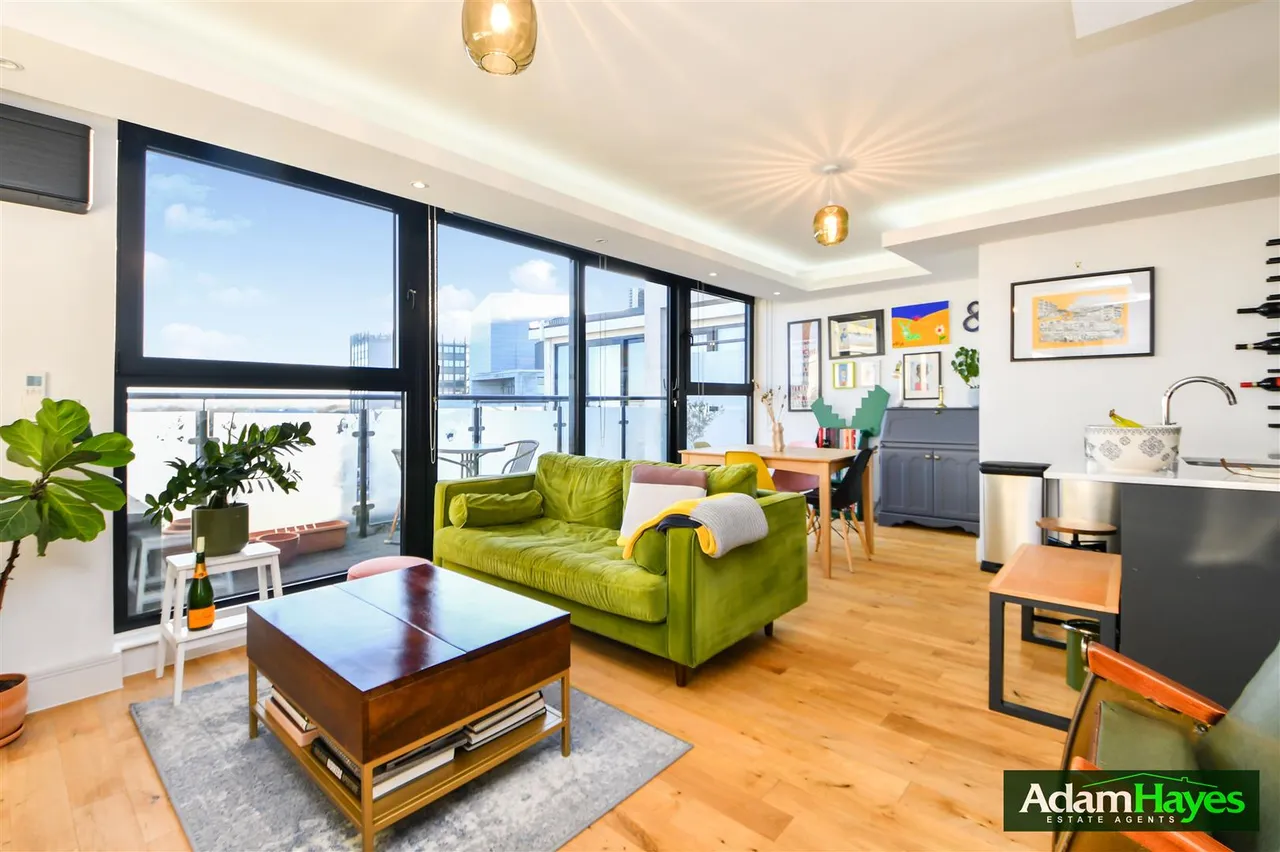 1 bed flat for sale, High Road, North Finchley, N12