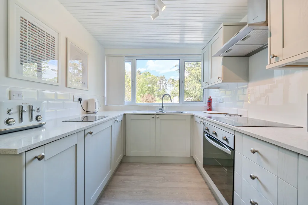 Lickbarrow Road, LA23, photo 5