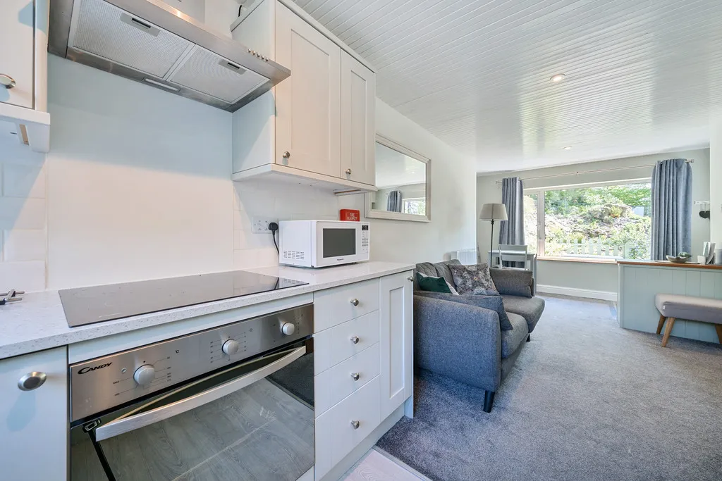 Lickbarrow Road, LA23, photo 6