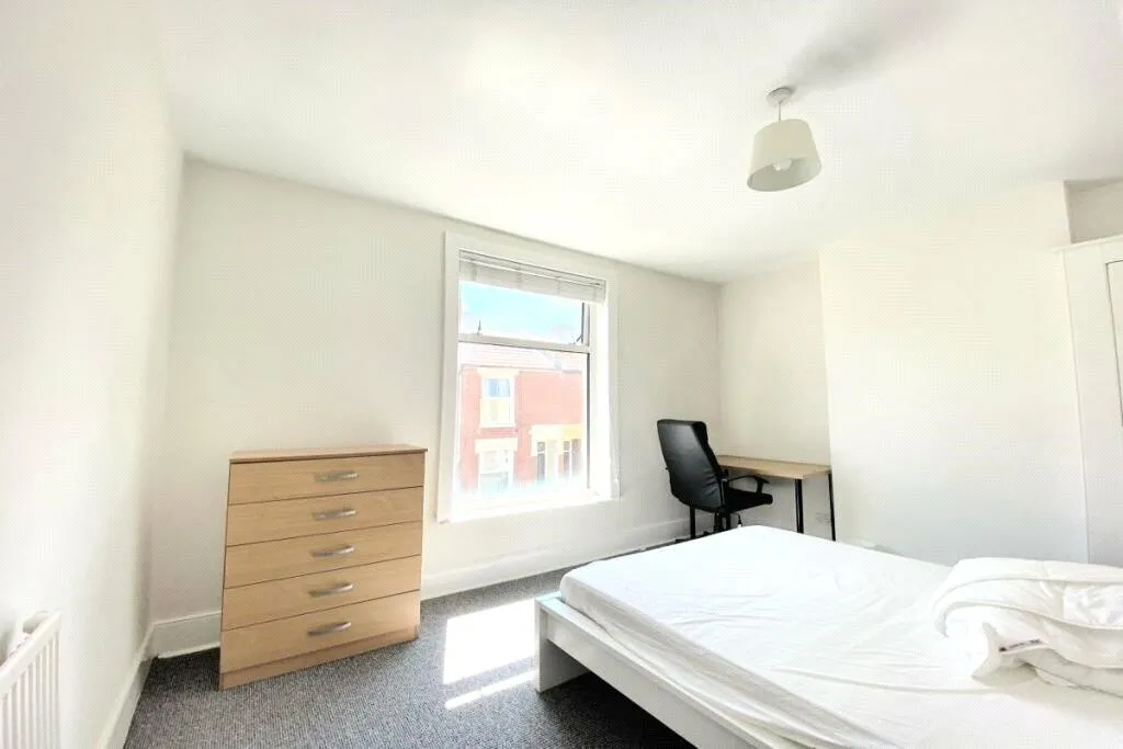 Bramble Road, Southsea, PO4, photo 5