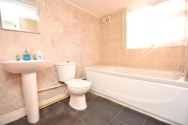 Bramble Road, Southsea, PO4, photo 4