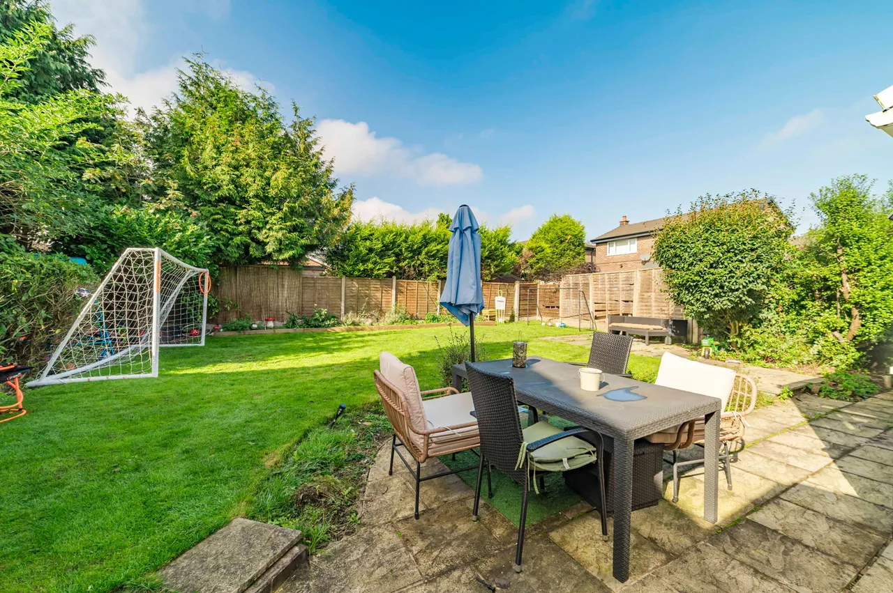 Thornbank Close, Hopwood, photo 25