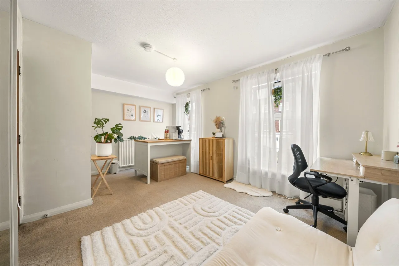 Blenheim Gardens, Kingston upon Thames, KT2, photo 2