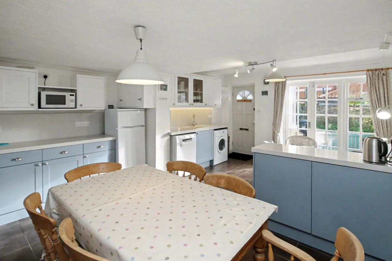 Charming Cottage Close to Holt Town C, photo 3