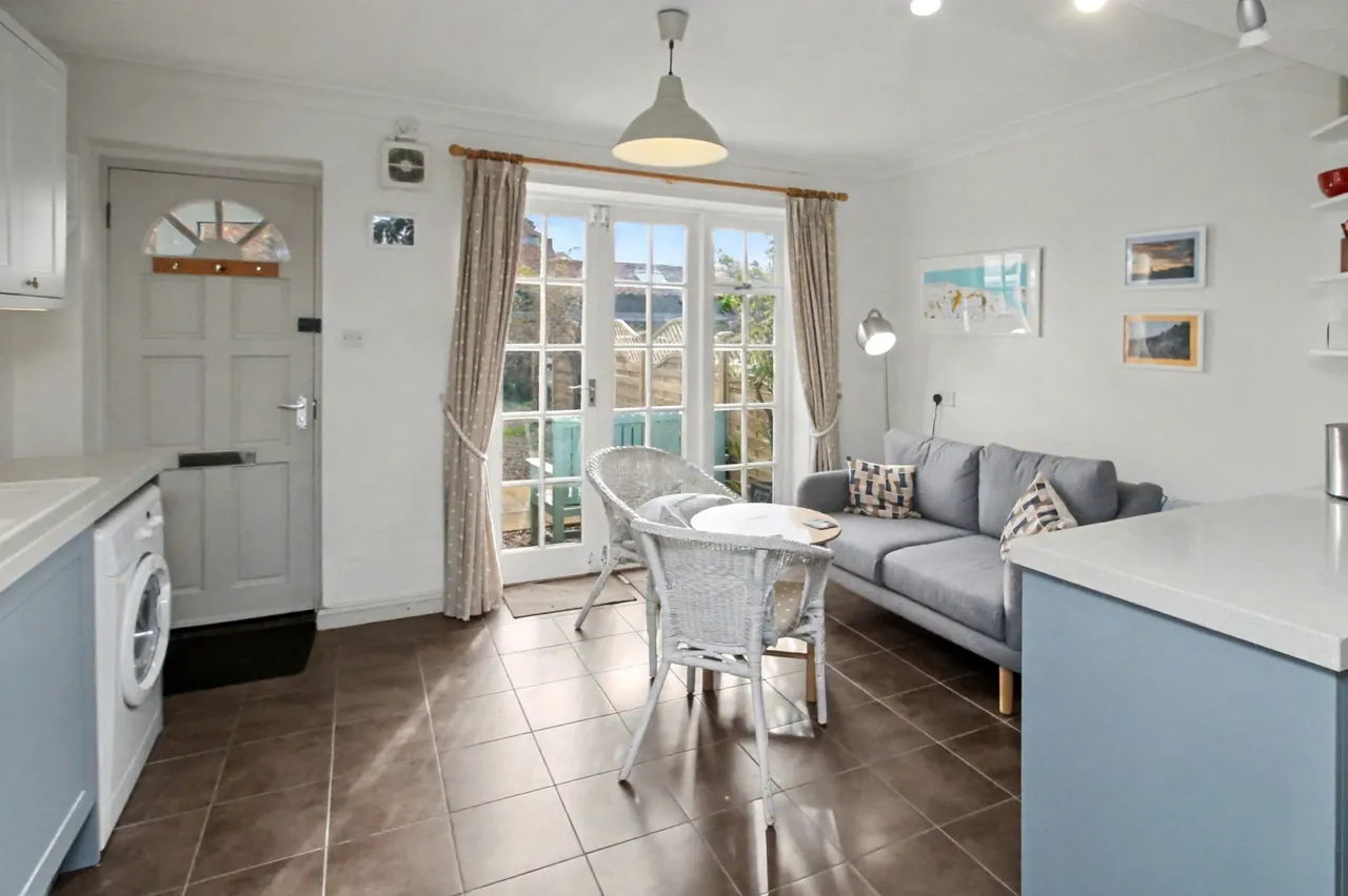 Charming Cottage Close to Holt Town C, photo 4