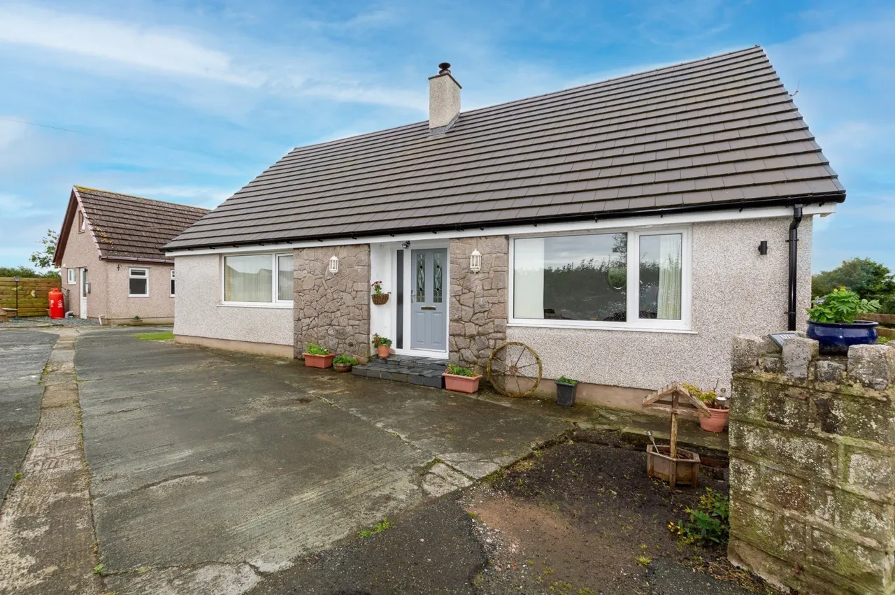 Lon Groes, Gaerwen, photo 2