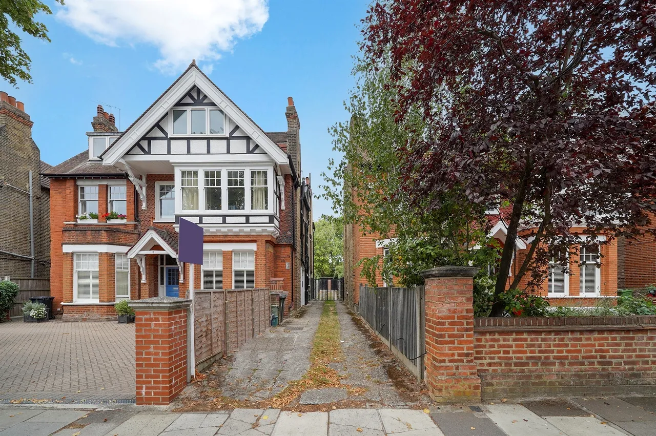 Blakesley Avenue, London, W5, photo 11