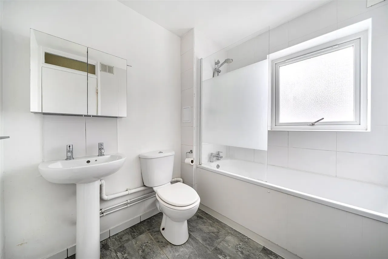 Avenue Road, Wallington, SM6 9QF, photo 8