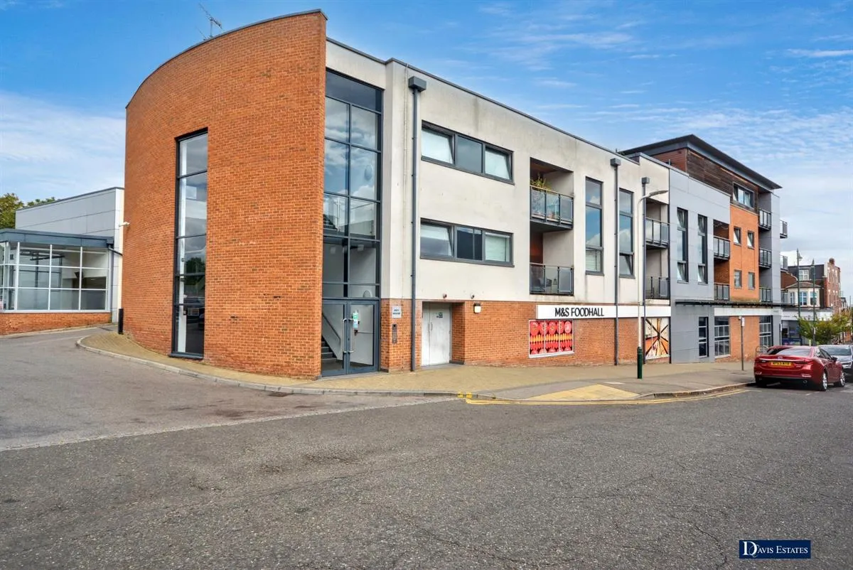 2 bed flat for sale, Branfill Road, Upminster, RM14