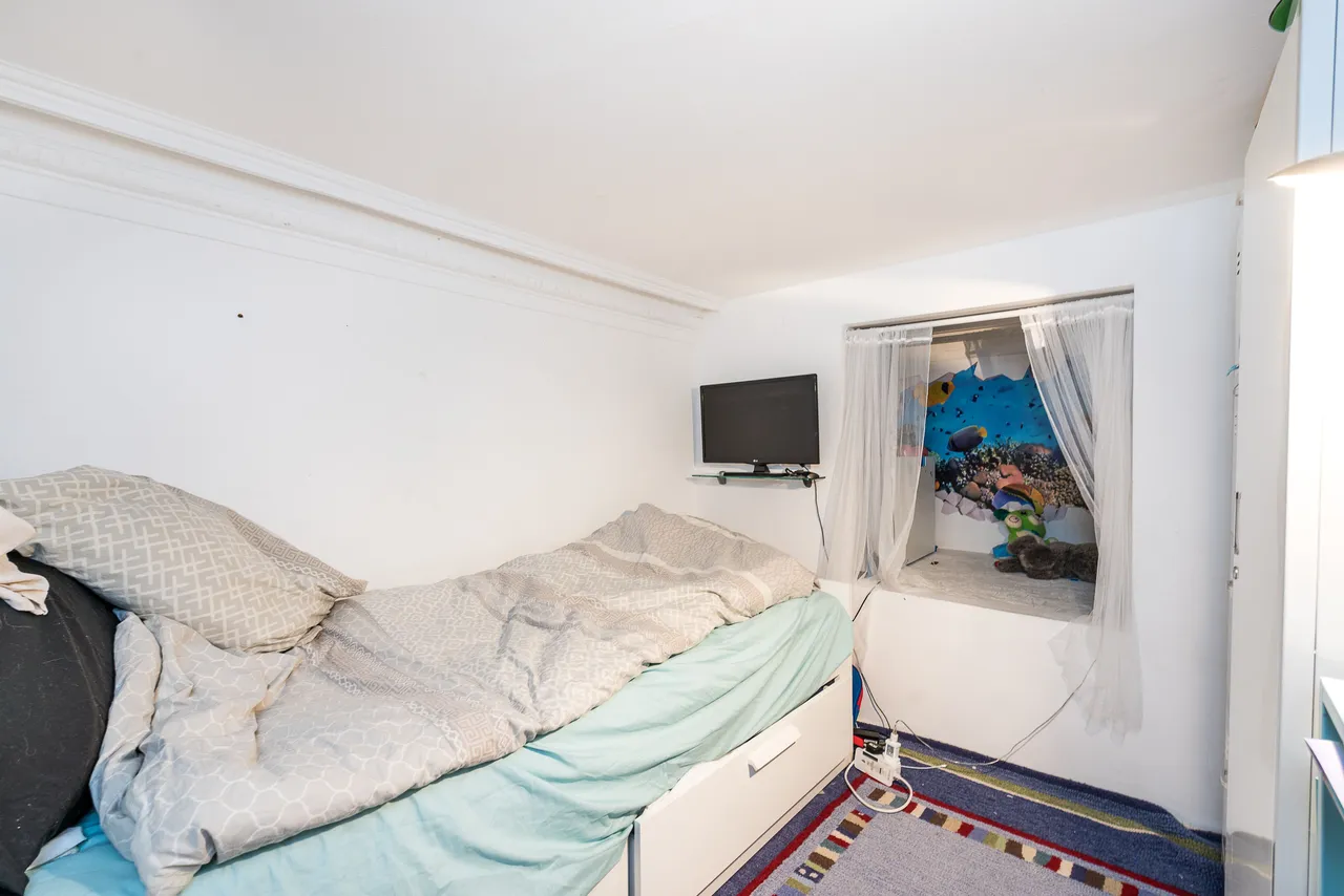 Flat 6, 55-57 Gloucester Road, London, photo 8