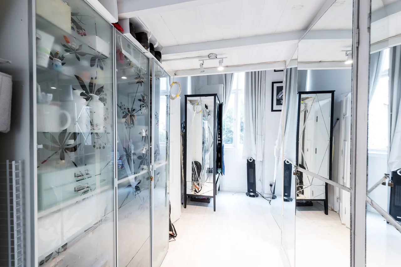 Flat 6, 55-57 Gloucester Road, London, photo 6