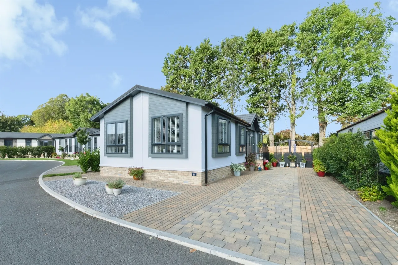 2 bed park home for sale, Merley House Lane, Wimborne, BH21