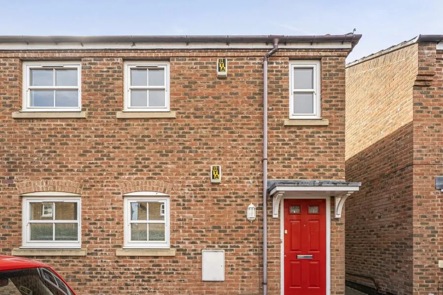 Great Meadow Way, Aylesbury, HP19, photo 22