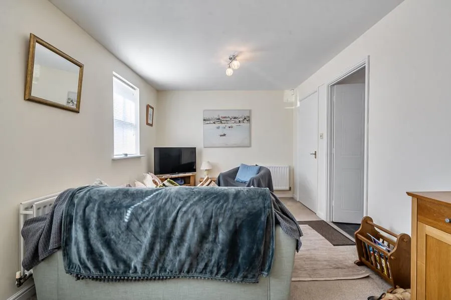 Great Meadow Way, Aylesbury, HP19, photo 18