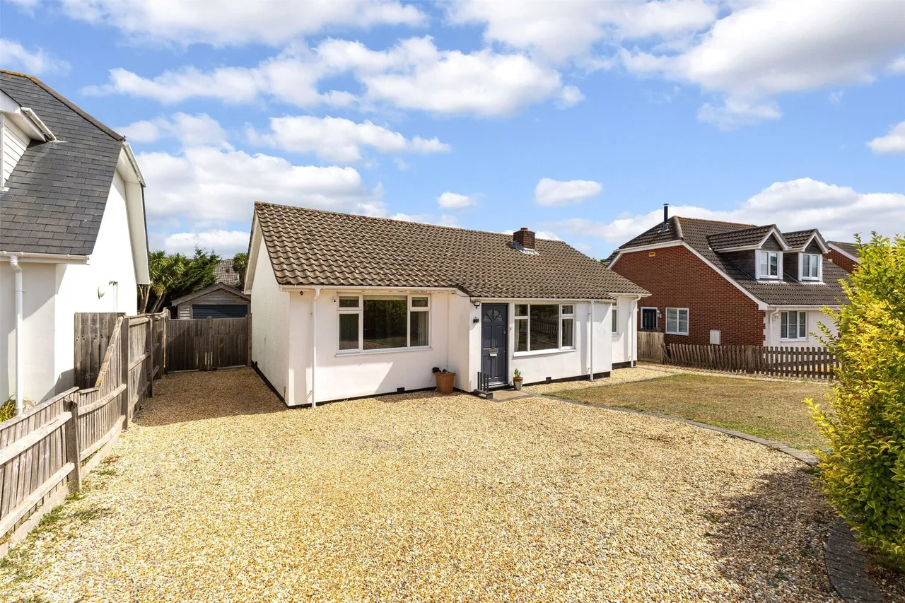 3 bed house for sale — Fullerton Road, Lymington, Hampshire, SO41