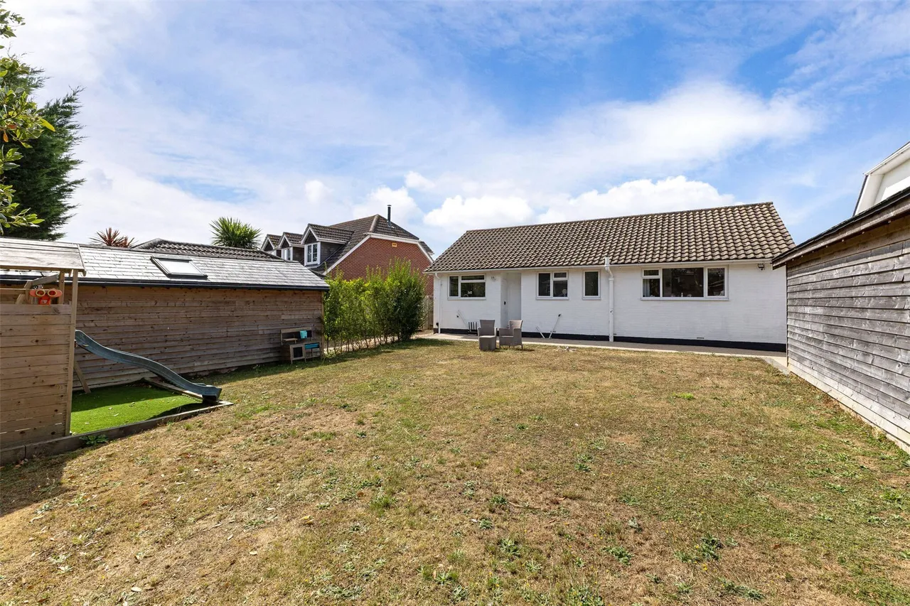 Fullerton Road, Lymington, Hampshire, SO41, photo 12