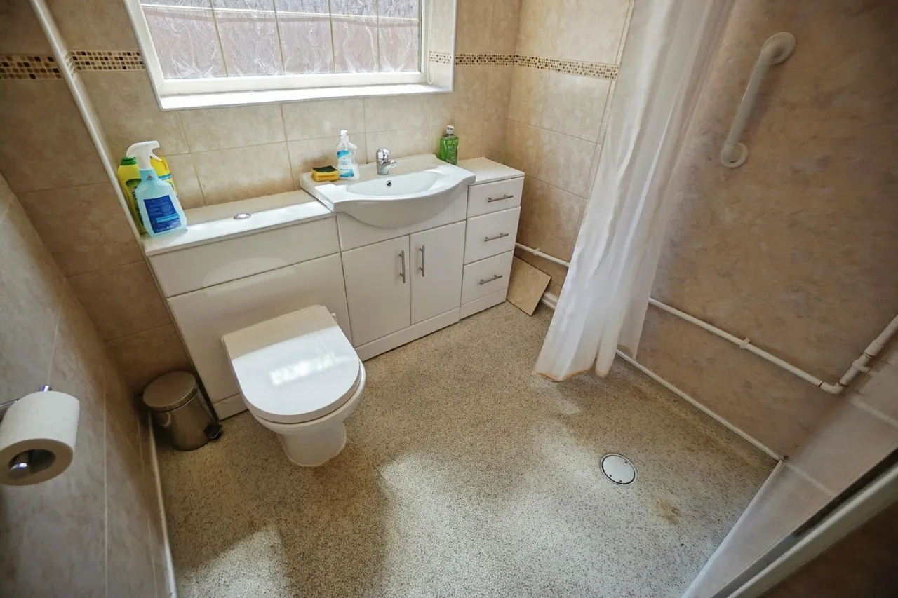 Clifton Street, Coseley, WV14, photo 3