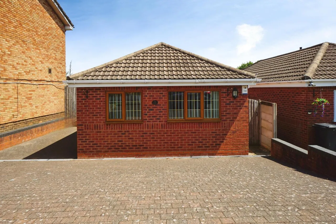 Clifton Street, Coseley, WV14, photo 5
