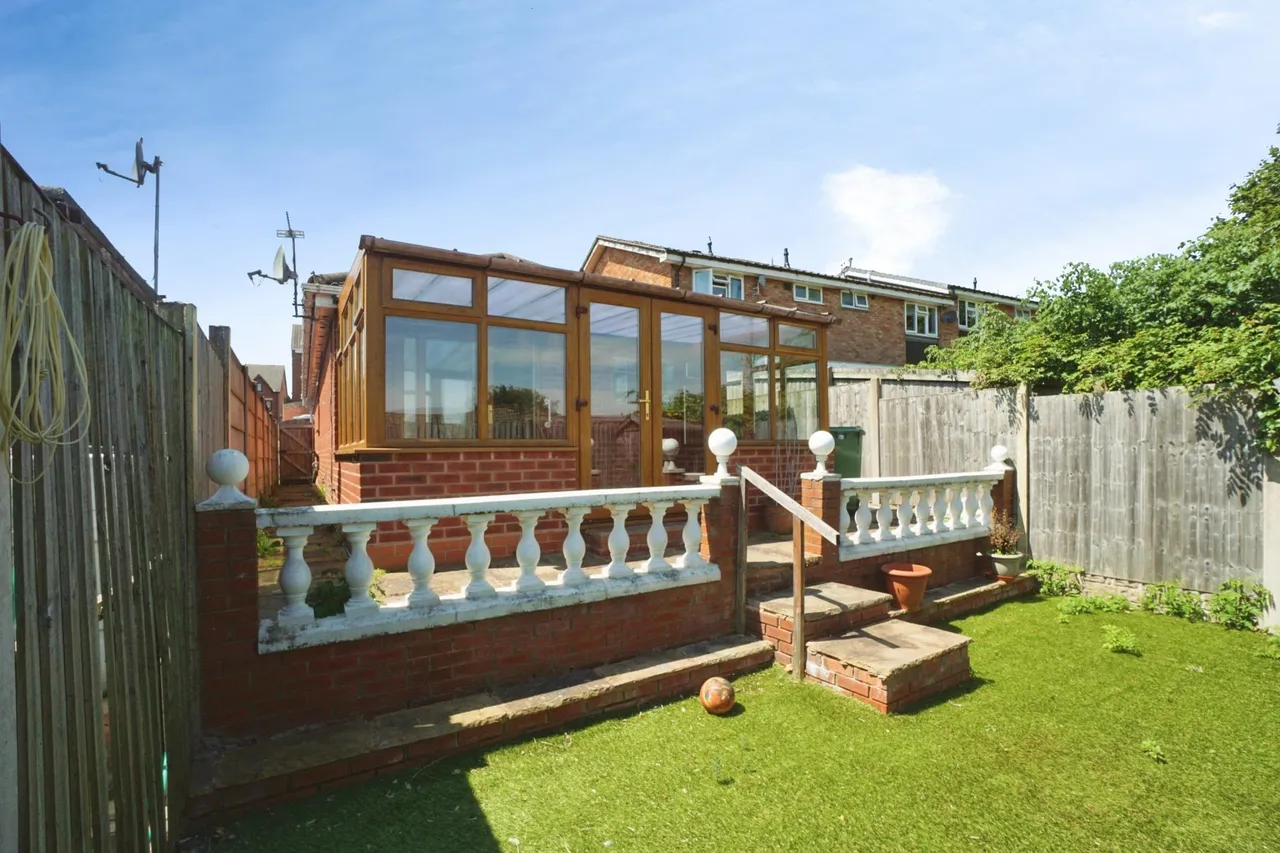 Clifton Street, Coseley, WV14, photo 4