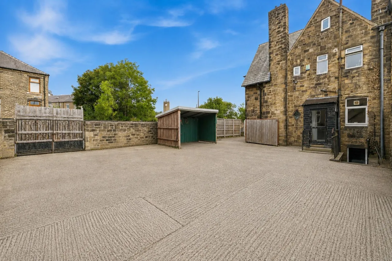 Yew Street, Fartown, photo 7