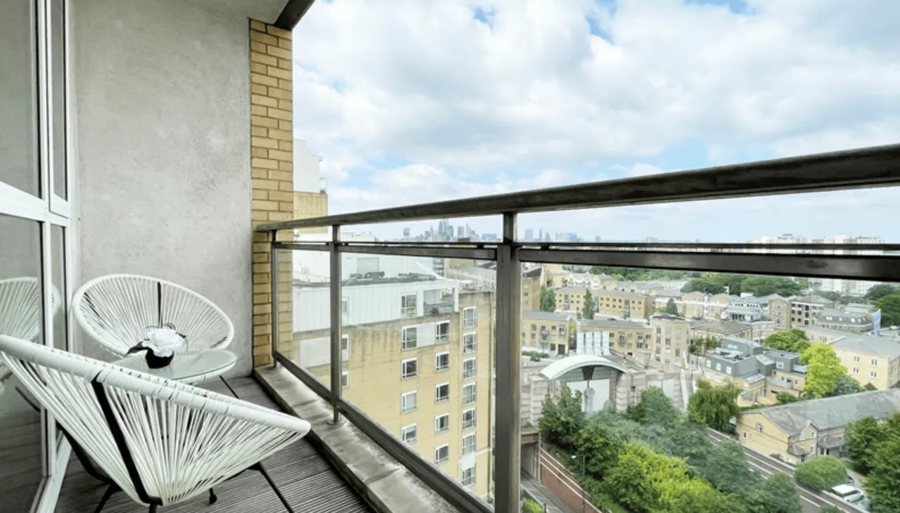 Westferry Circus, London, E14, photo 5