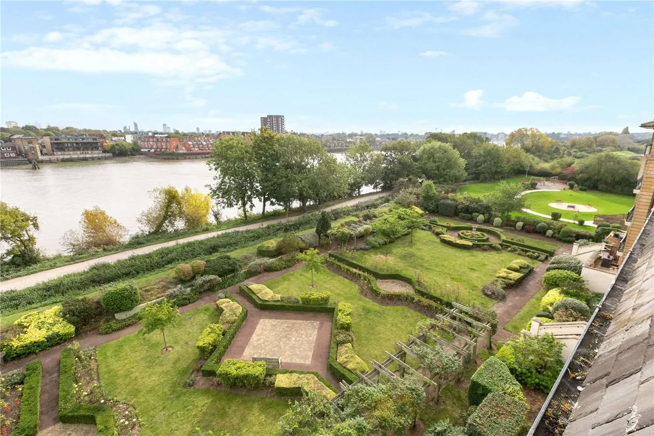 Holst Mansions, 96 Wyatt Drive, Barnes, London, SW13 8AJ, photo 7