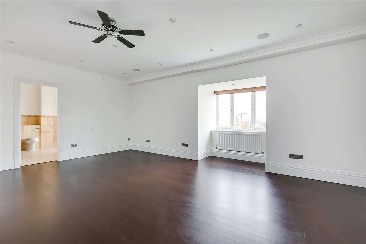 Holst Mansions, 96 Wyatt Drive, Barnes, London, SW13 8AJ, photo 4