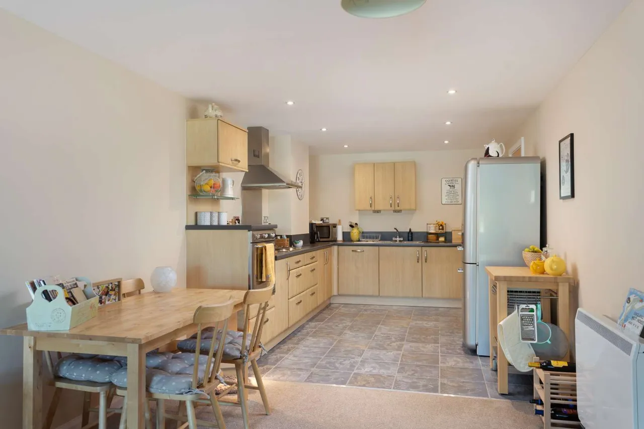 Leeman Road, York, North Yorkshire, YO26 4ZF, photo 4
