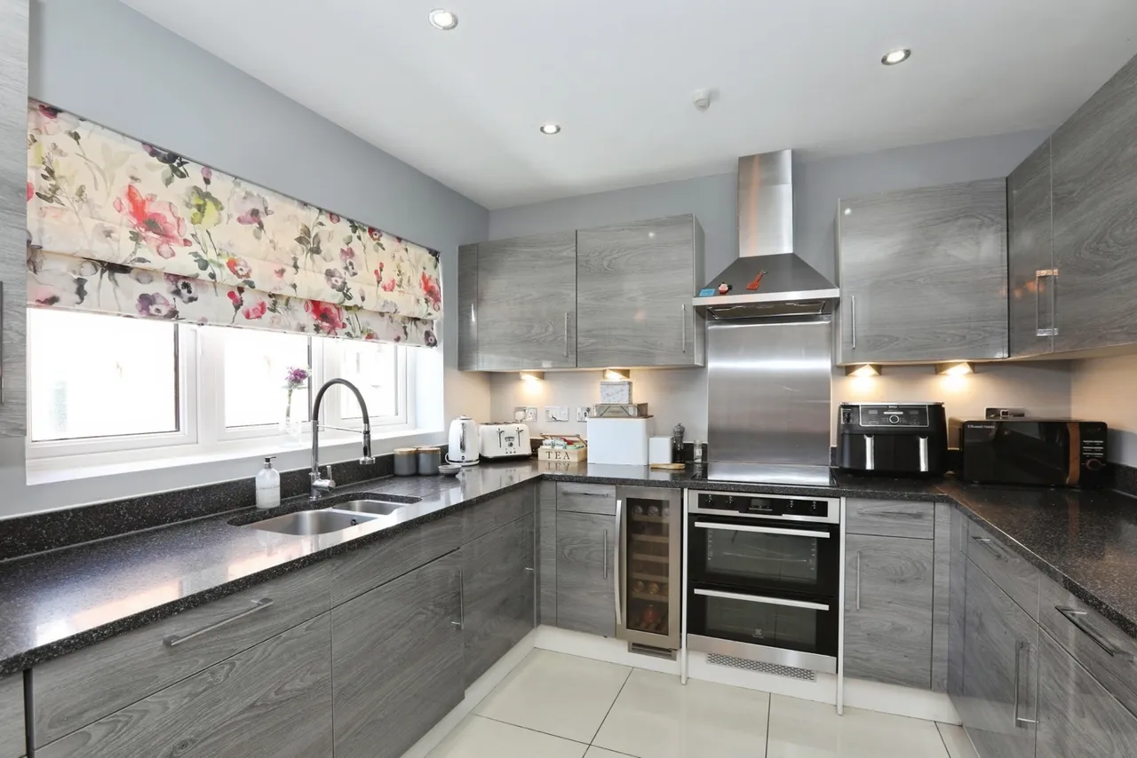 Somerley Drive, Crawley, RH10, photo 6