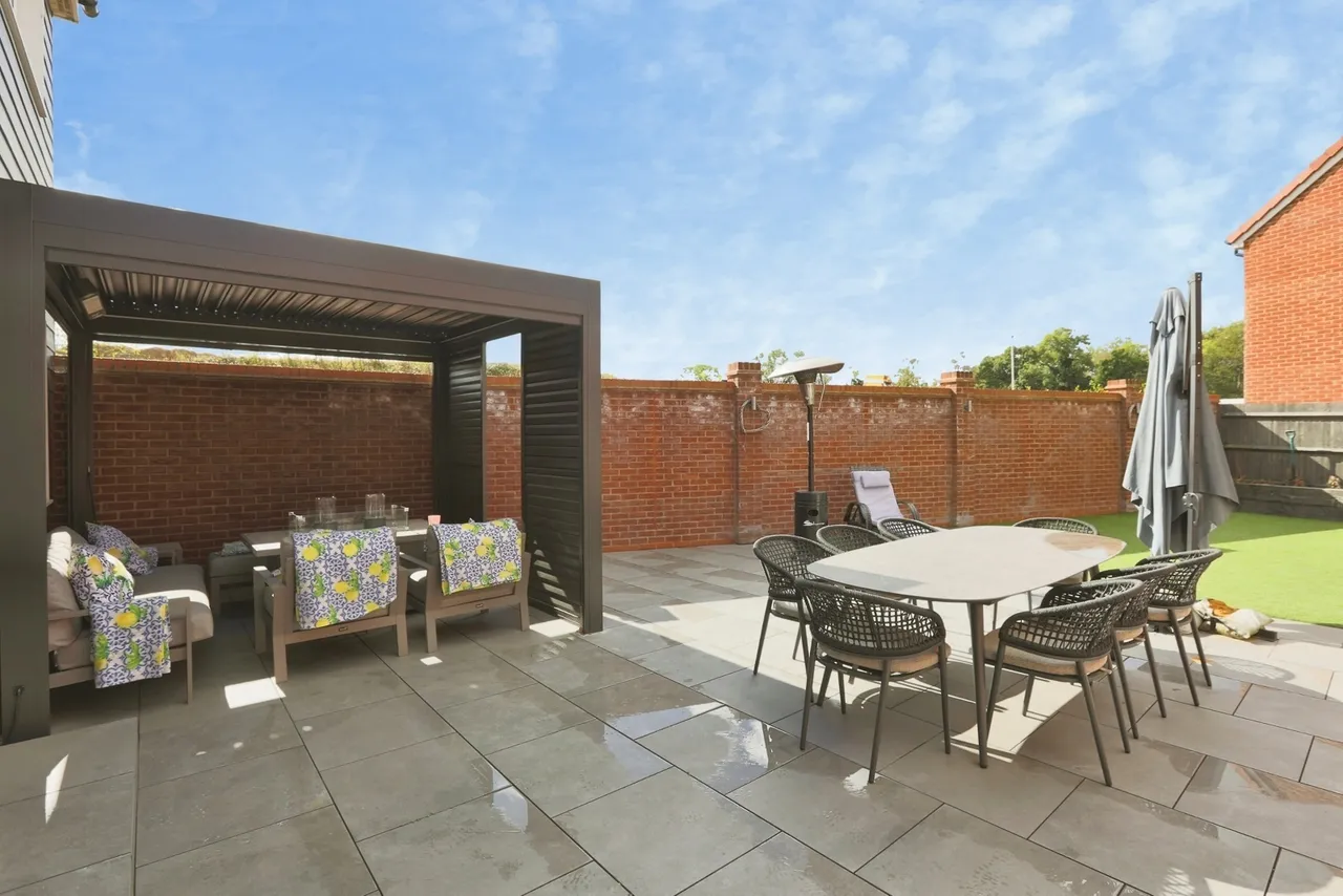 Somerley Drive, Crawley, RH10, photo 3