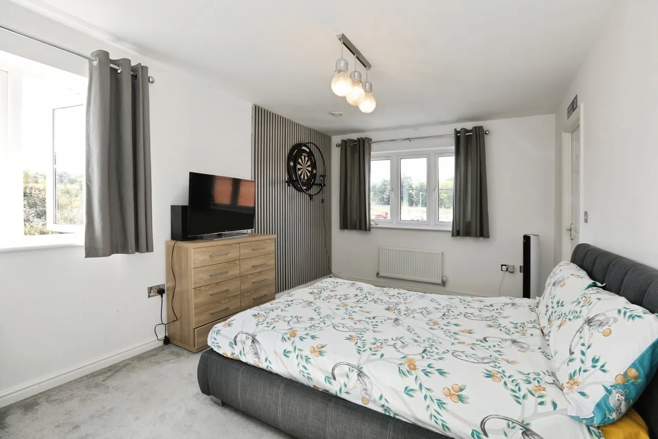Somerley Drive, Crawley, RH10, photo 10