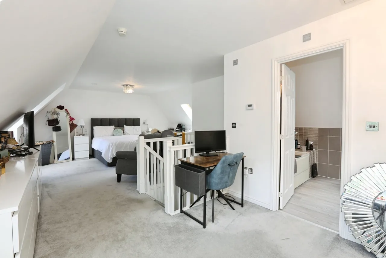 Somerley Drive, Crawley, RH10, photo 8