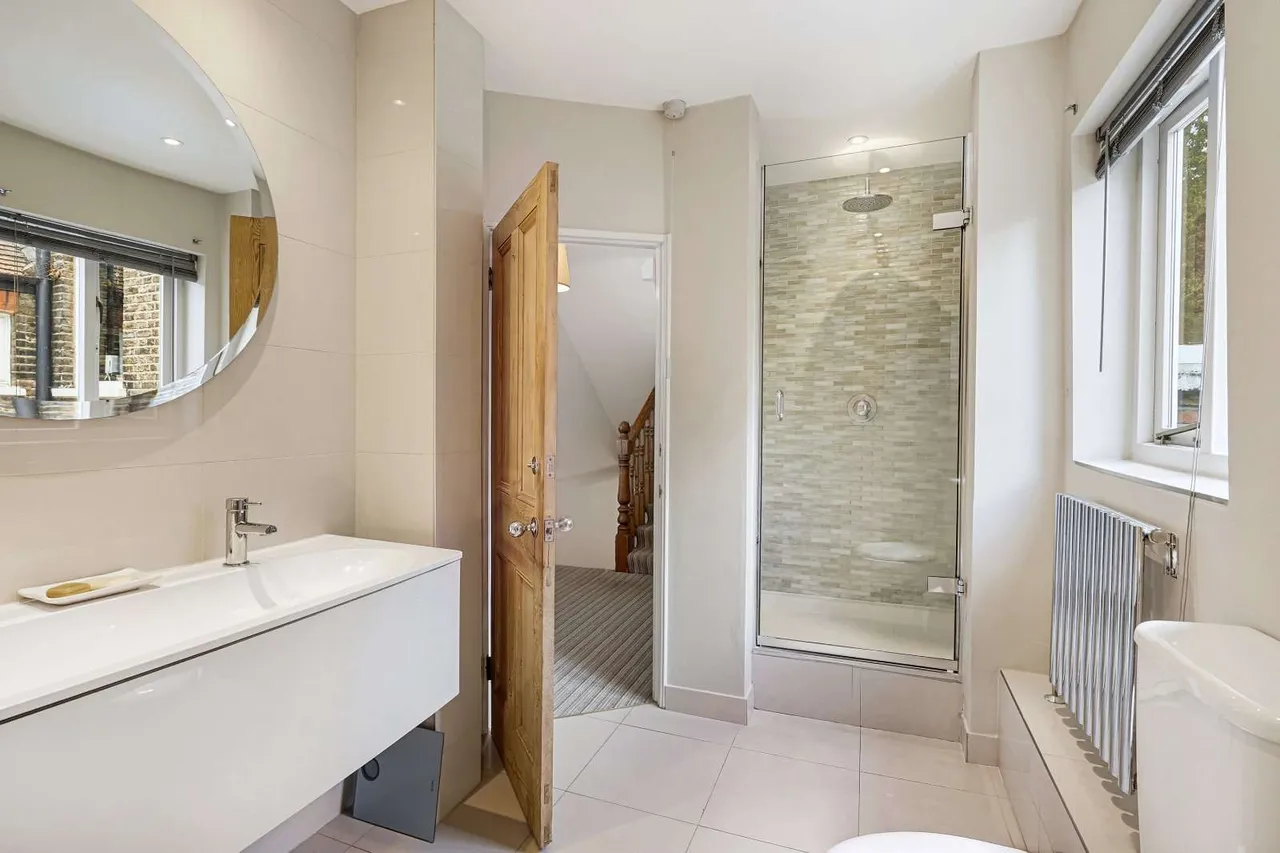 Thornton Avenue, London, W4 1QQ, photo 8