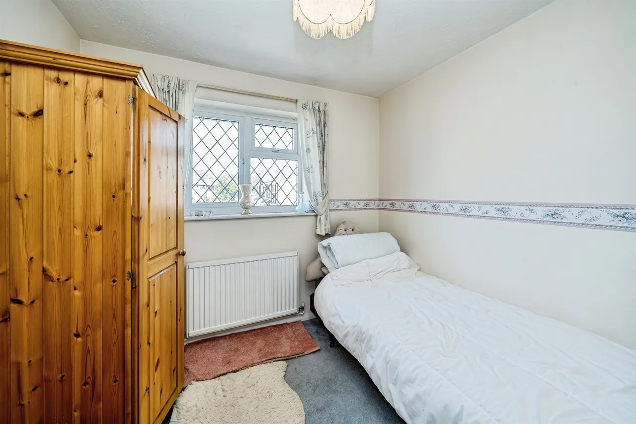 Portland Close, Slough, SL2, photo 18