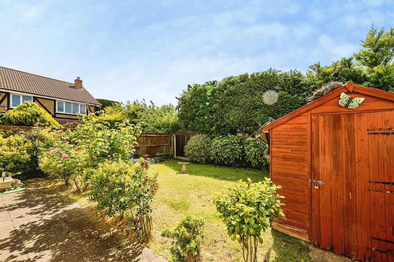 Portland Close, Slough, SL2, photo 13