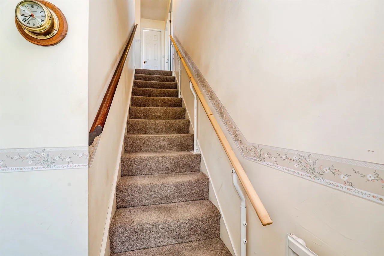 Portland Close, Slough, SL2, photo 12