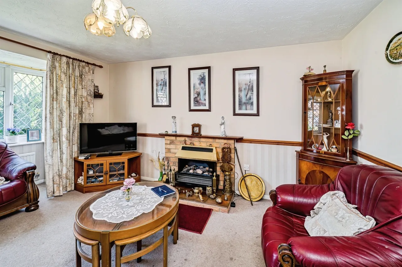 Portland Close, Slough, SL2, photo 19