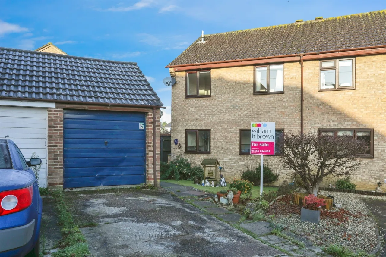 3 bed house for sale, School Meadow, Stowmarket, IP14