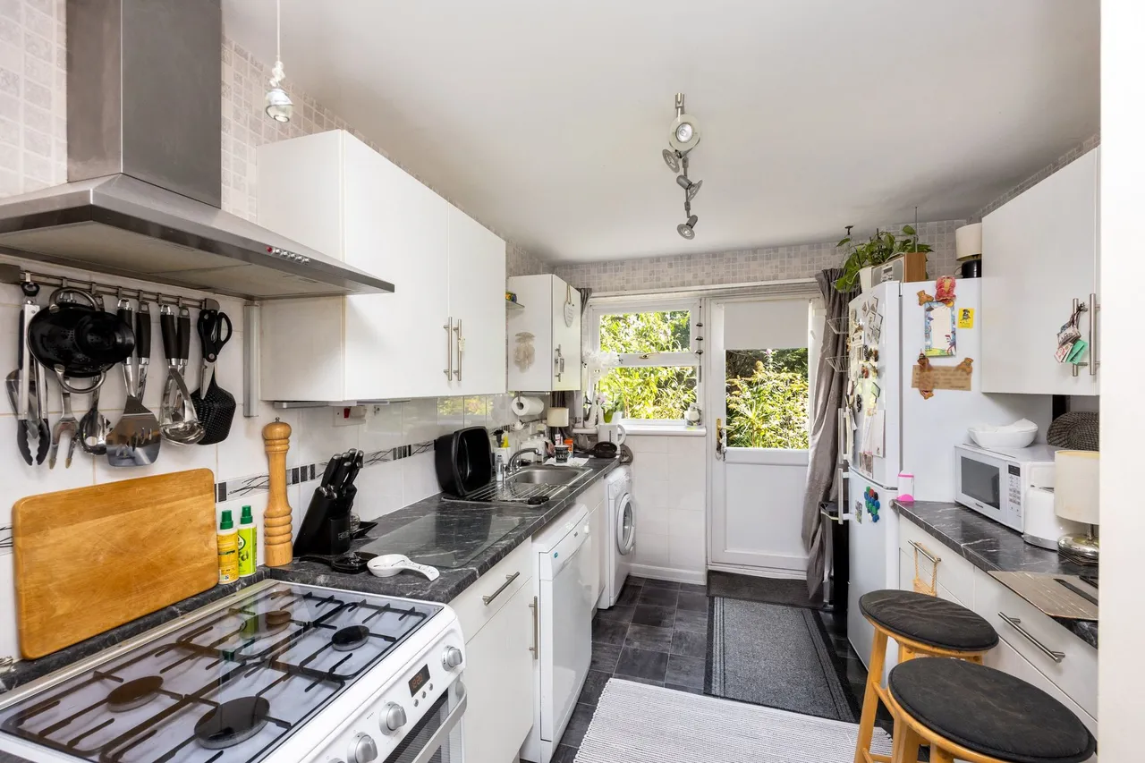 Burchetts Close, Haywards Heath, RH16, photo 4