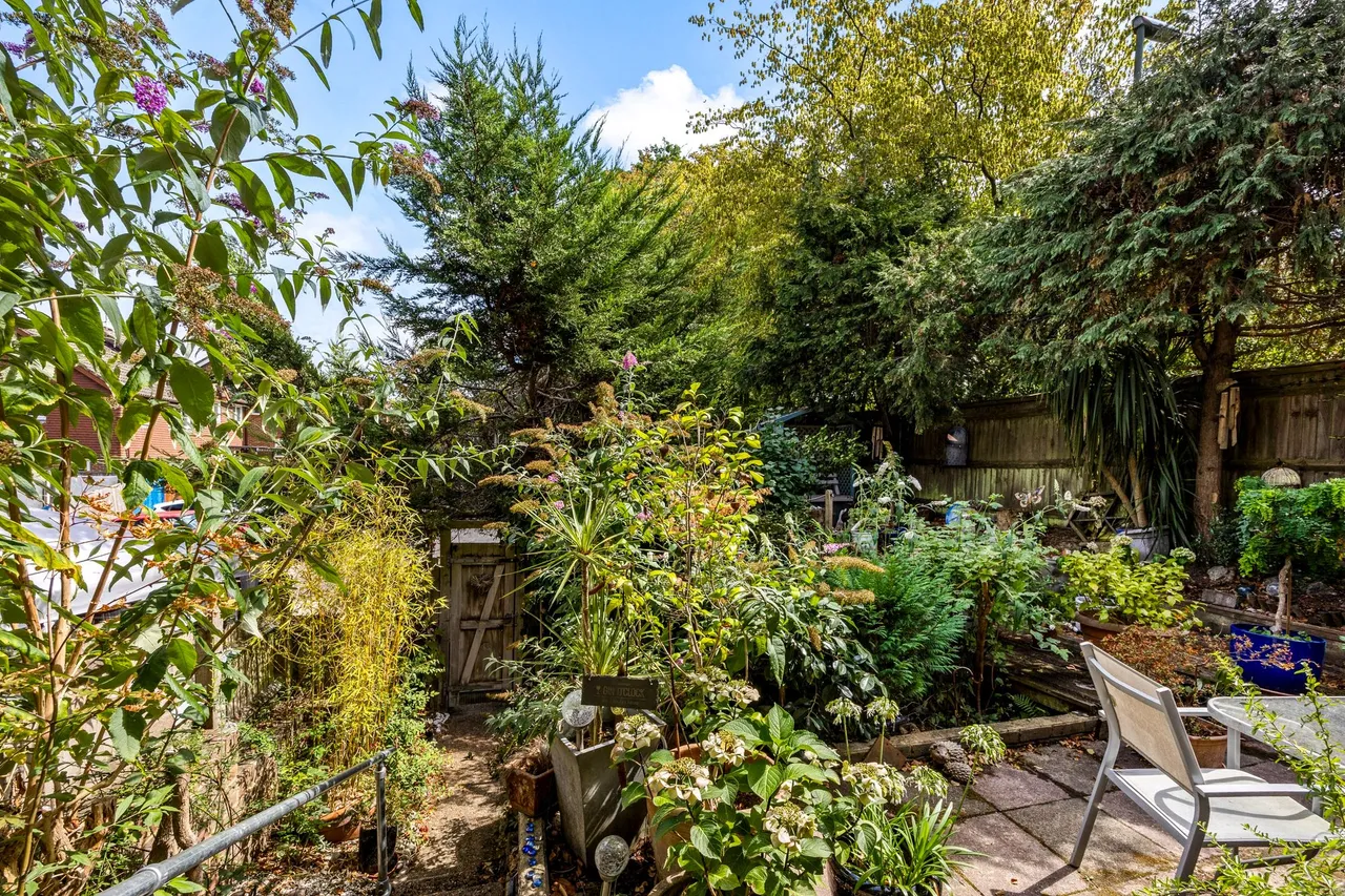Burchetts Close, Haywards Heath, RH16, photo 11
