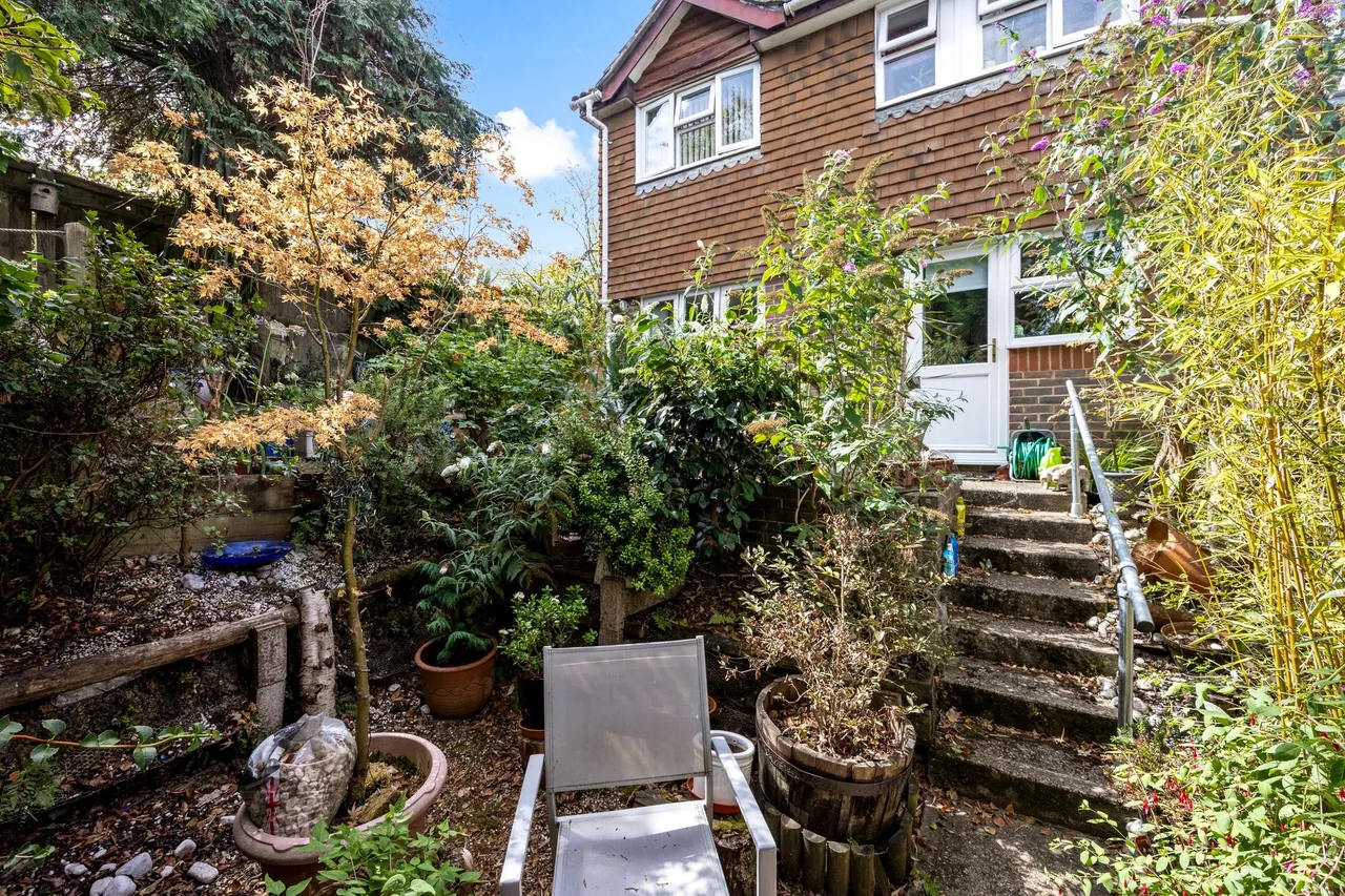 Burchetts Close, Haywards Heath, RH16, photo 13