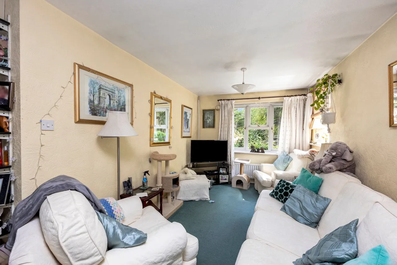 Burchetts Close, Haywards Heath, RH16, photo 2