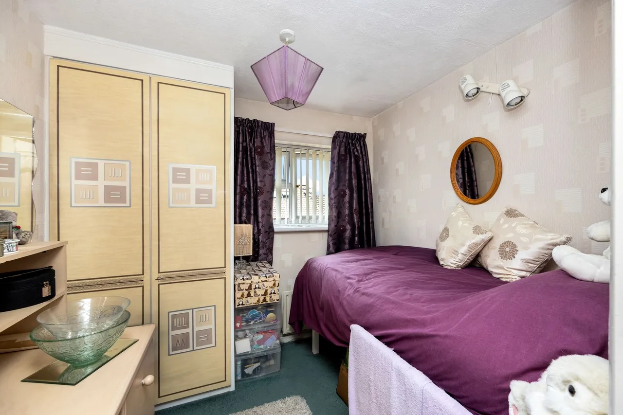 Burchetts Close, Haywards Heath, RH16, photo 8