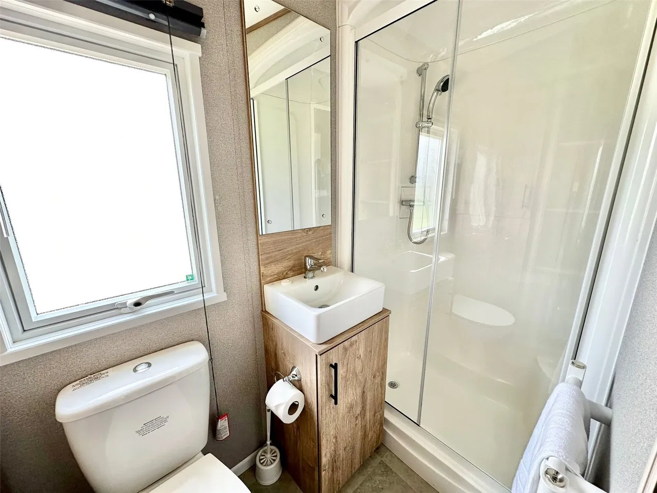 Havant Road, Hayling Island, PO11, photo 7
